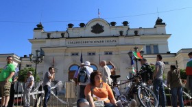 Вкараха и дини в протестите