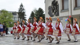 Таланти от "Нончо Воденичаров" радват за Великден