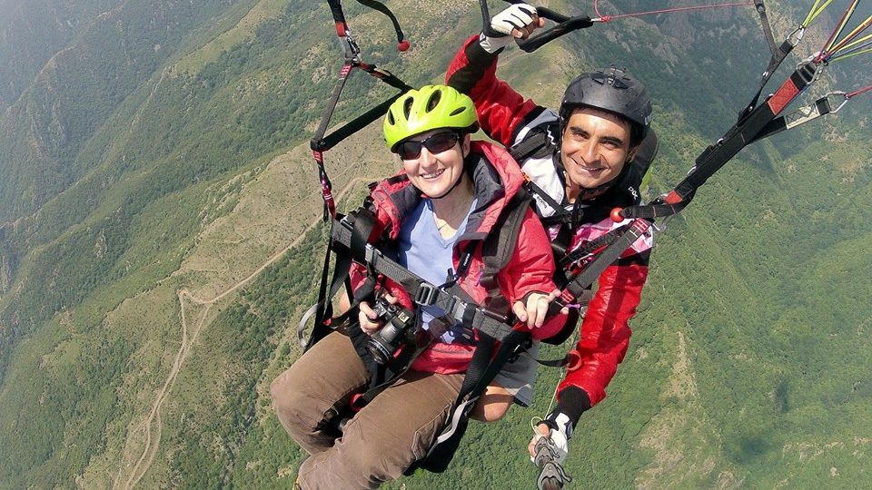 Старозагорска фотографка литна с парапланер над Сопот