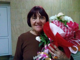 Приятели изпълнихаа залата за творческата вечер на Донка Йотова