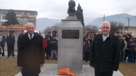 Внукът на ген. Гурко се поклони пред паметника на дядо си в Гурково
