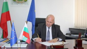 Подписаха първите 6 договора за саниране в Стара Загора