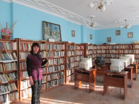 Читалищният секретар Стойка Генова Читалищният секретар Стойка Генова