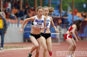 Със сестра си Яна Със сестра си Яна